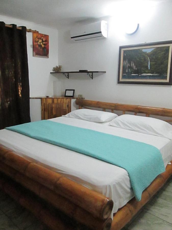 Hotel Bugabutik Puerto Viejo de Talamanca Exteriör bild