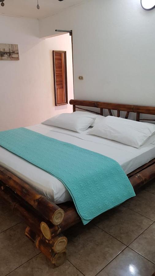 Hotel Bugabutik Puerto Viejo de Talamanca Exteriör bild